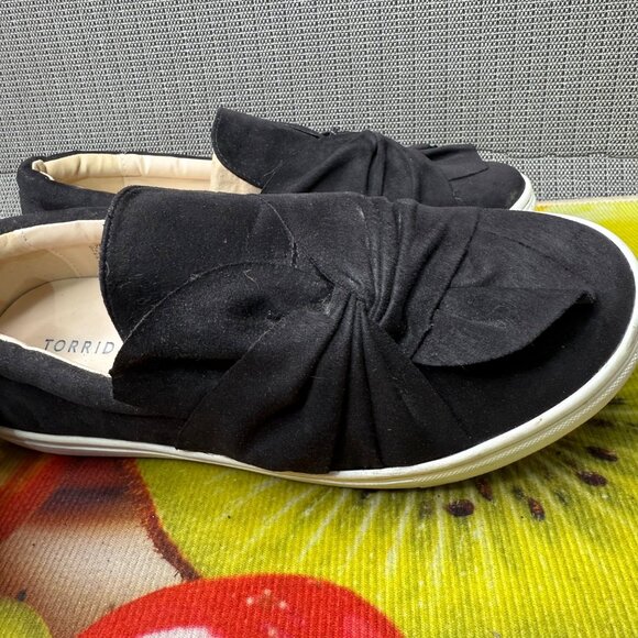 Torrid Womens Black Bow Slip-On Sneakers Size 9W - Picture 5 of 8